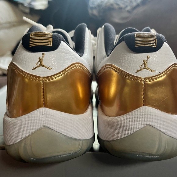 Air Jordan Retro ELEVEN LOW “Gold Ceremony” 2016 - Picture 2 of 5